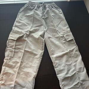 Chase cargo pants with drawstring and pockets cotton poly blend runs small new